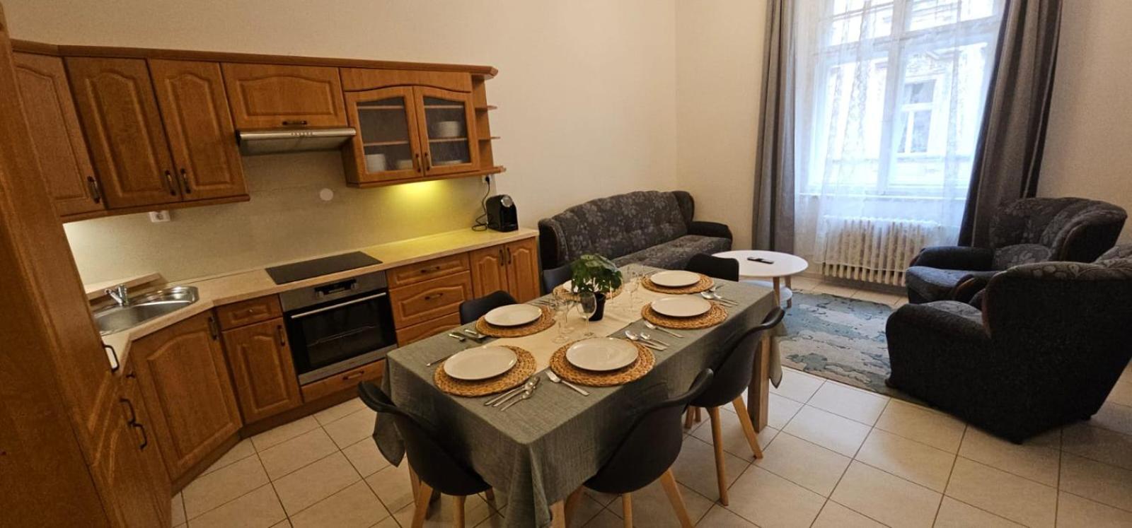 Old Town Apartamento *